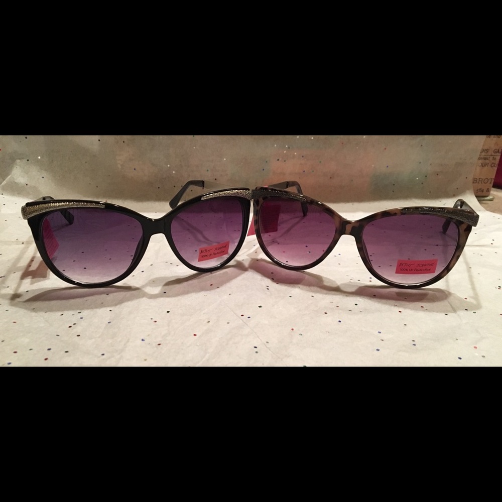 BETSEY JOHNSON OVERSIZED METAL BAR SUNGLASSES NWT